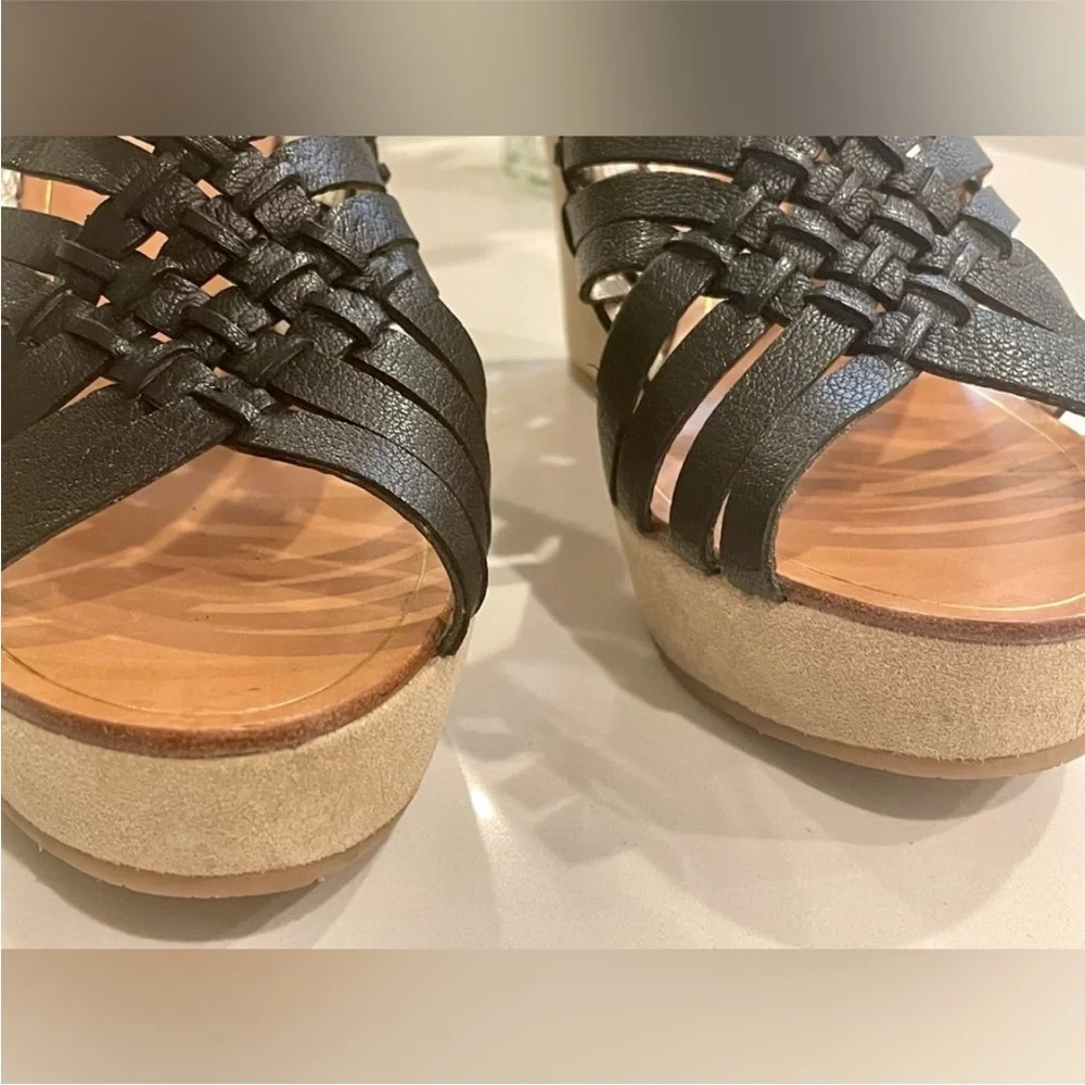 Banana Republic strappy Wedge Sandals